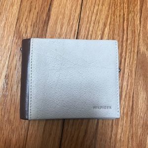 NWOT TOMMY HILFIGER OFF WHITE/TAN DOUBLE BILLFOLD